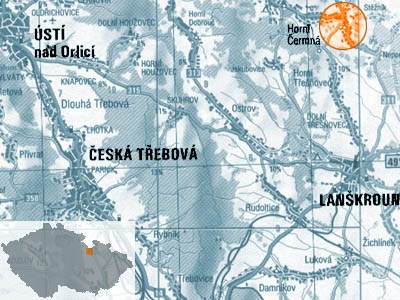 Mapa okolí: Horní Čermná leží v podhůří Orlických hor, 5 km severně od Lanškrouna, 12 km severovýchodně od České Třebové, 25 km jižně od polských hranic.
